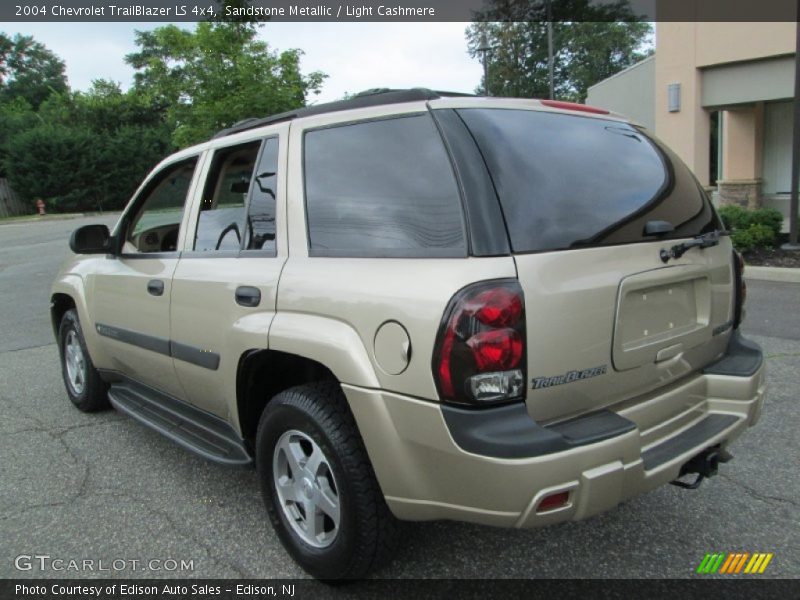 Sandstone Metallic / Light Cashmere 2004 Chevrolet TrailBlazer LS 4x4