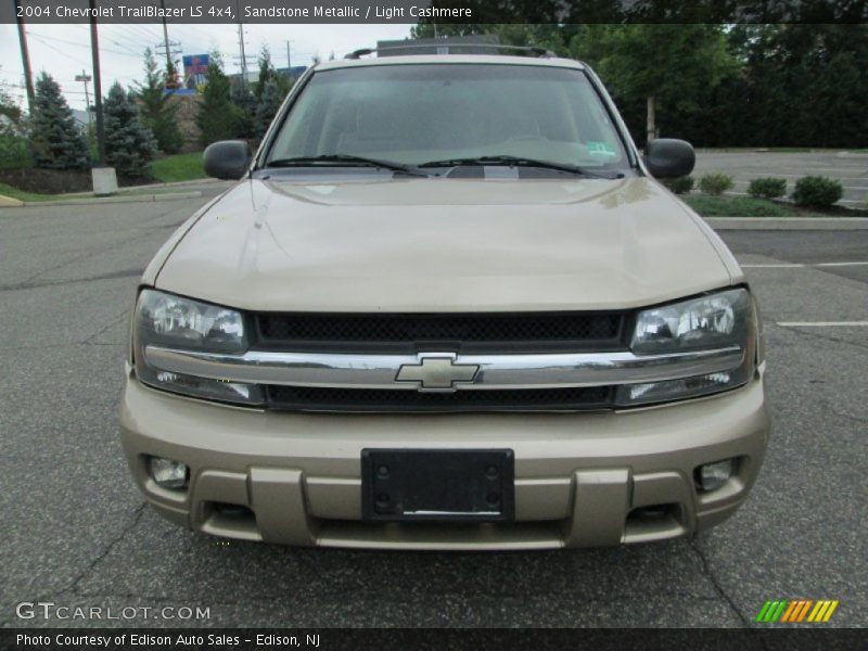 Sandstone Metallic / Light Cashmere 2004 Chevrolet TrailBlazer LS 4x4