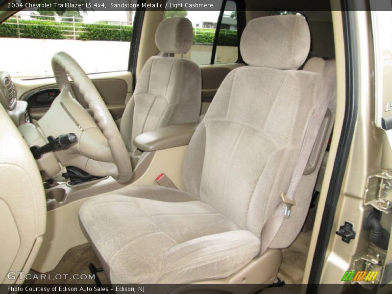 Sandstone Metallic / Light Cashmere 2004 Chevrolet TrailBlazer LS 4x4