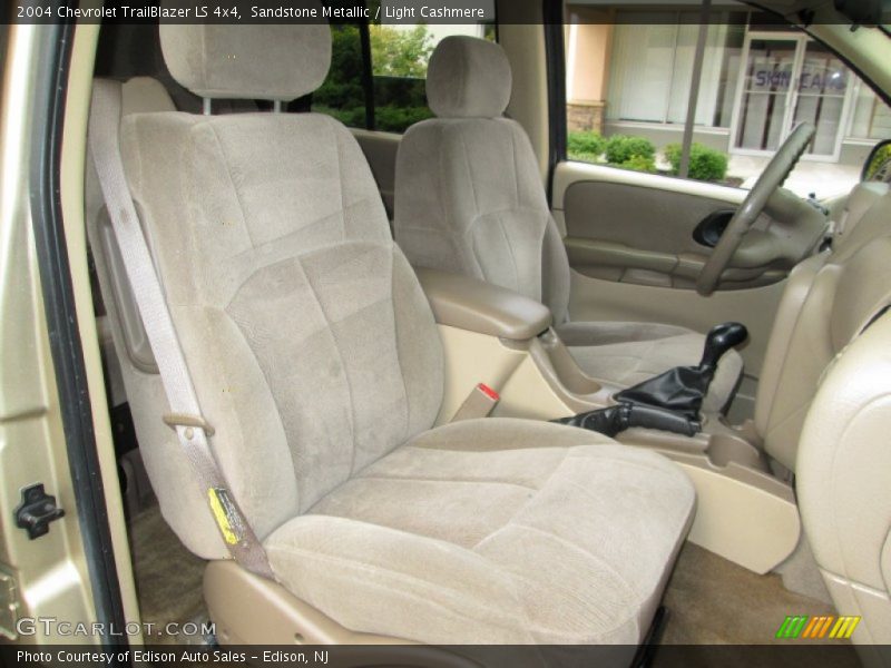 Sandstone Metallic / Light Cashmere 2004 Chevrolet TrailBlazer LS 4x4