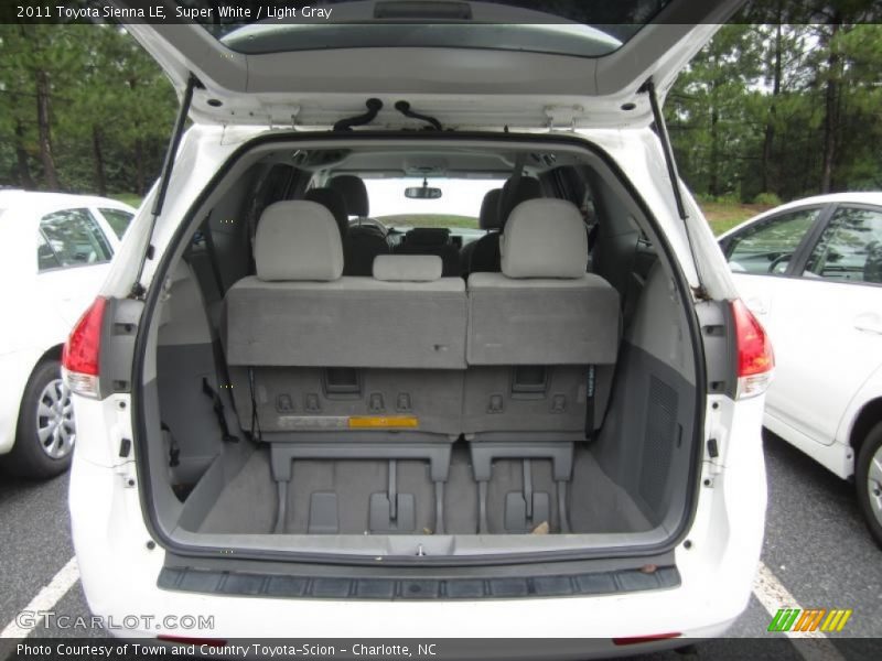 Super White / Light Gray 2011 Toyota Sienna LE