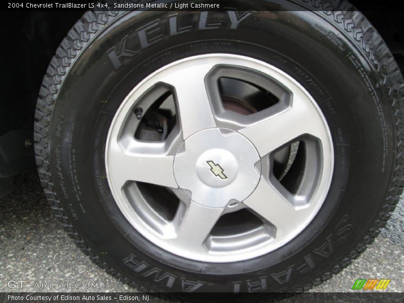 Sandstone Metallic / Light Cashmere 2004 Chevrolet TrailBlazer LS 4x4