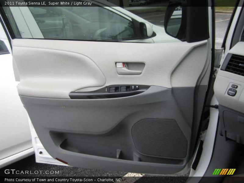 Super White / Light Gray 2011 Toyota Sienna LE