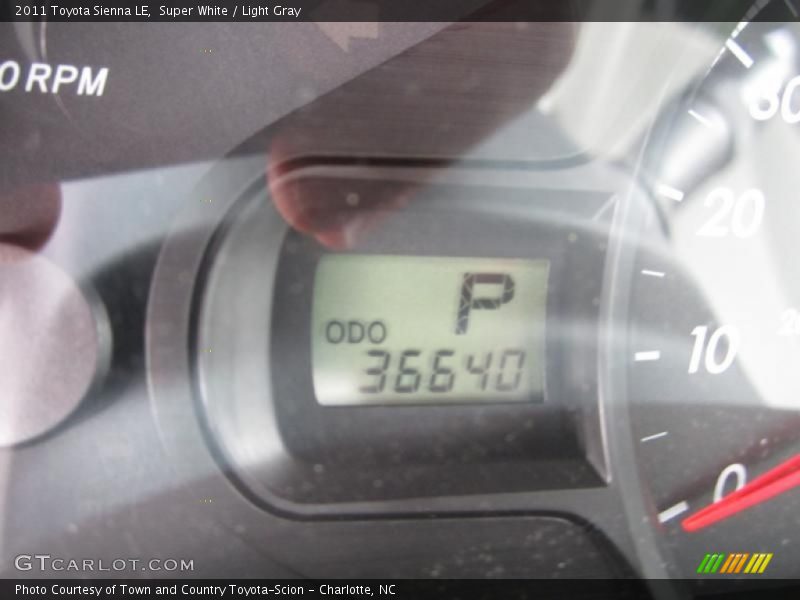 Super White / Light Gray 2011 Toyota Sienna LE