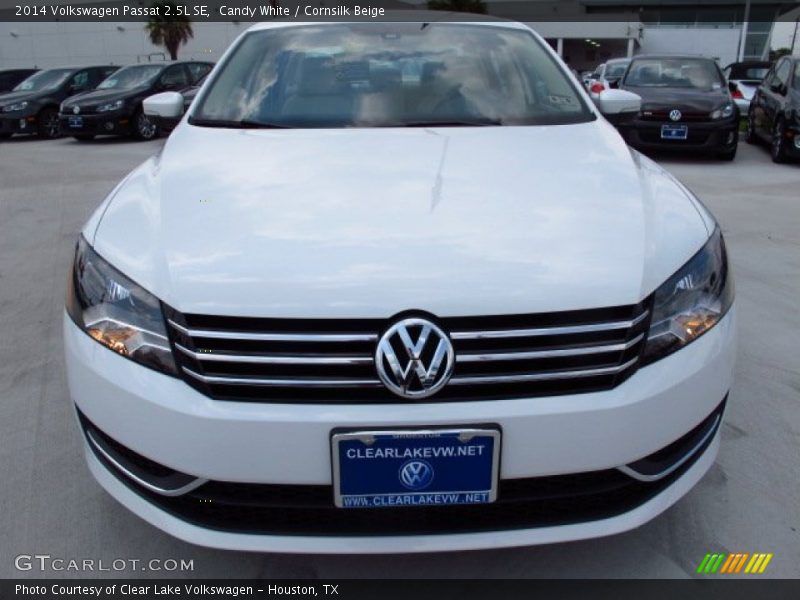Candy White / Cornsilk Beige 2014 Volkswagen Passat 2.5L SE