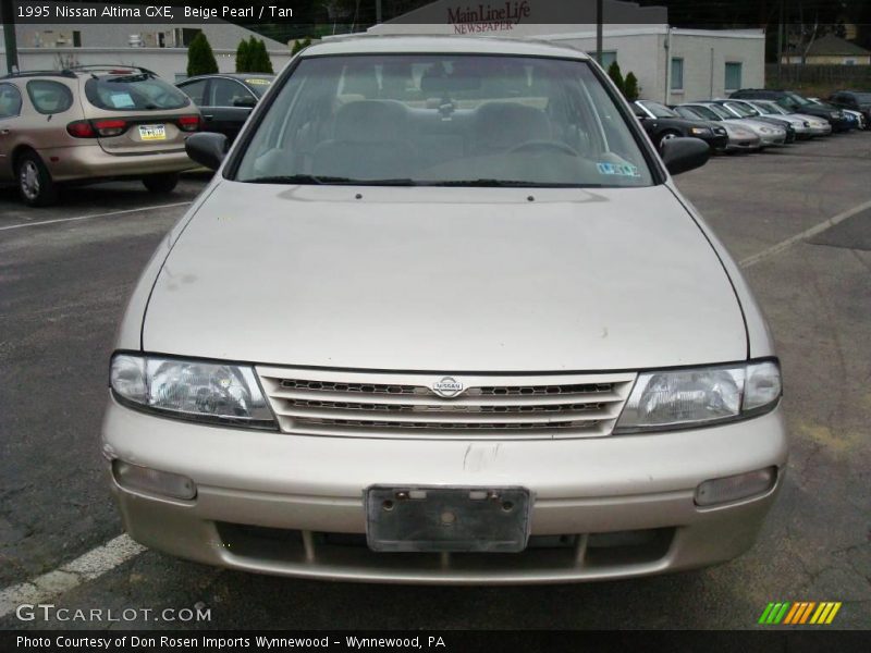 Beige Pearl / Tan 1995 Nissan Altima GXE