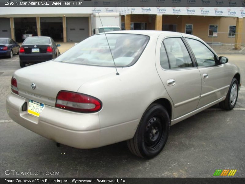 Beige Pearl / Tan 1995 Nissan Altima GXE