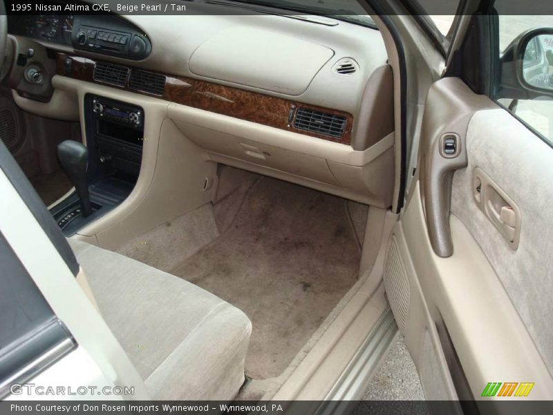 Beige Pearl / Tan 1995 Nissan Altima GXE