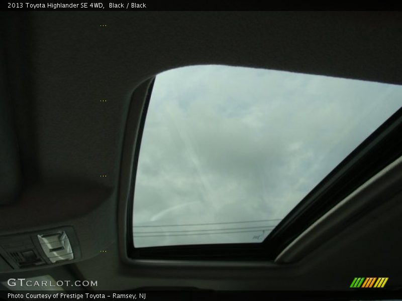 Black / Black 2013 Toyota Highlander SE 4WD