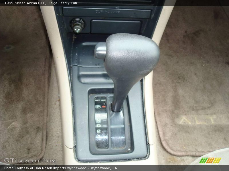 Beige Pearl / Tan 1995 Nissan Altima GXE