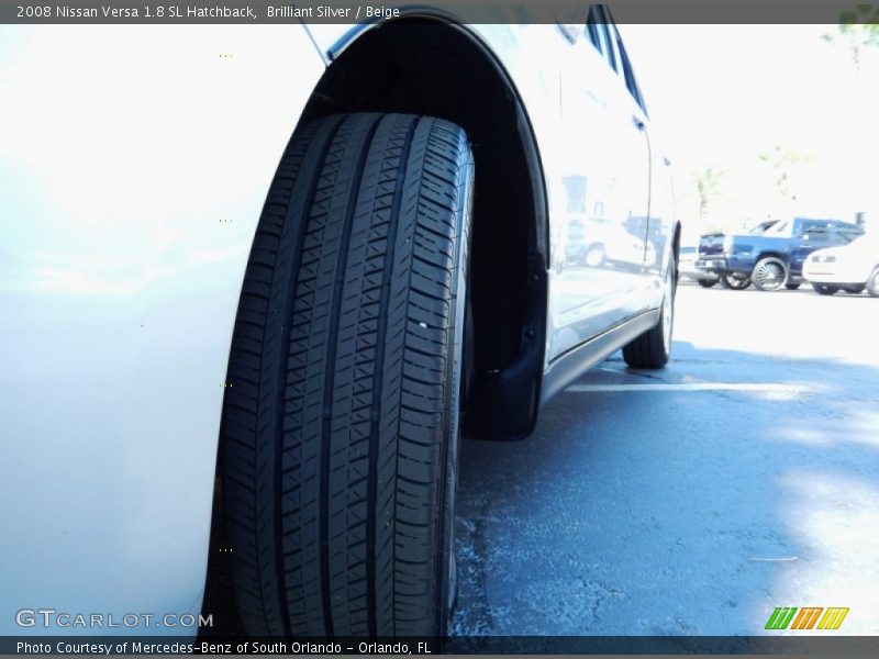 Brilliant Silver / Beige 2008 Nissan Versa 1.8 SL Hatchback