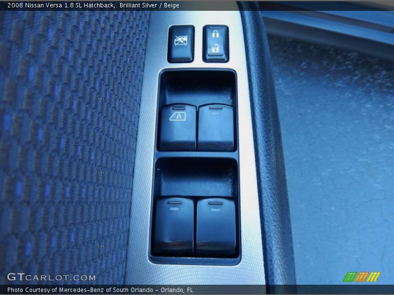 Brilliant Silver / Beige 2008 Nissan Versa 1.8 SL Hatchback