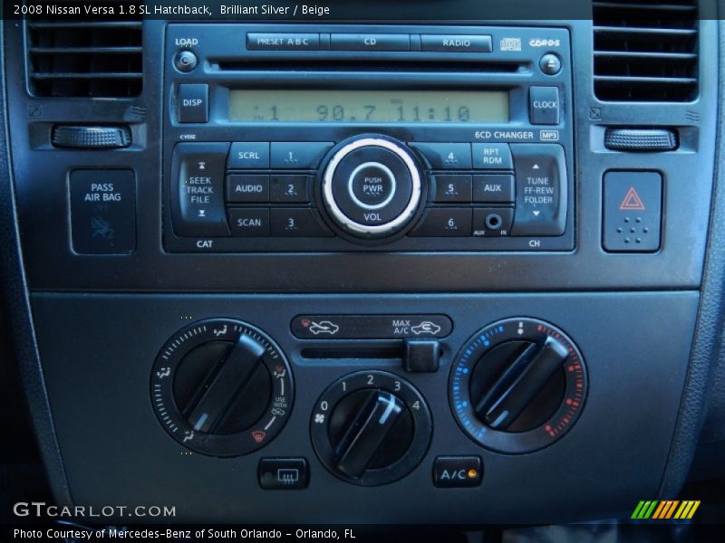 Brilliant Silver / Beige 2008 Nissan Versa 1.8 SL Hatchback
