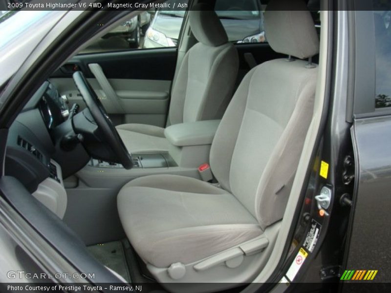 Magnetic Gray Metallic / Ash 2009 Toyota Highlander V6 4WD