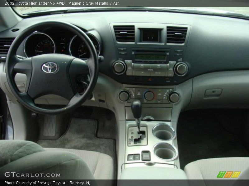 Magnetic Gray Metallic / Ash 2009 Toyota Highlander V6 4WD