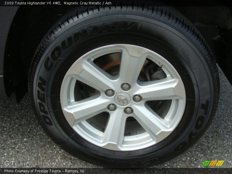 Magnetic Gray Metallic / Ash 2009 Toyota Highlander V6 4WD