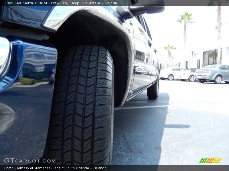 Deep Blue Metallic / Neutral 2005 GMC Sierra 1500 SLE Crew Cab