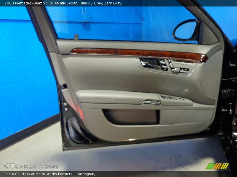 Black / Grey/Dark Grey 2008 Mercedes-Benz S 550 4Matic Sedan