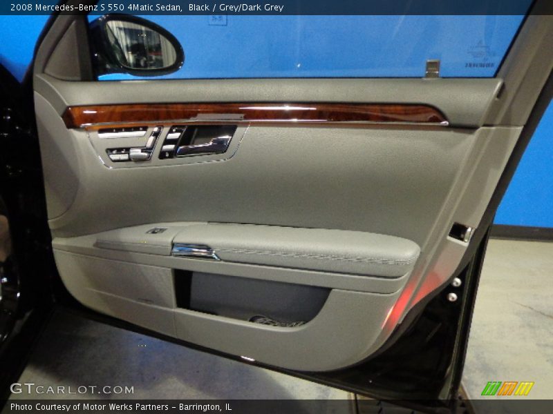 Black / Grey/Dark Grey 2008 Mercedes-Benz S 550 4Matic Sedan