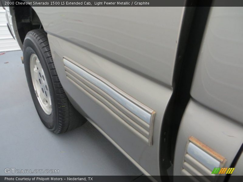 Light Pewter Metallic / Graphite 2000 Chevrolet Silverado 1500 LS Extended Cab