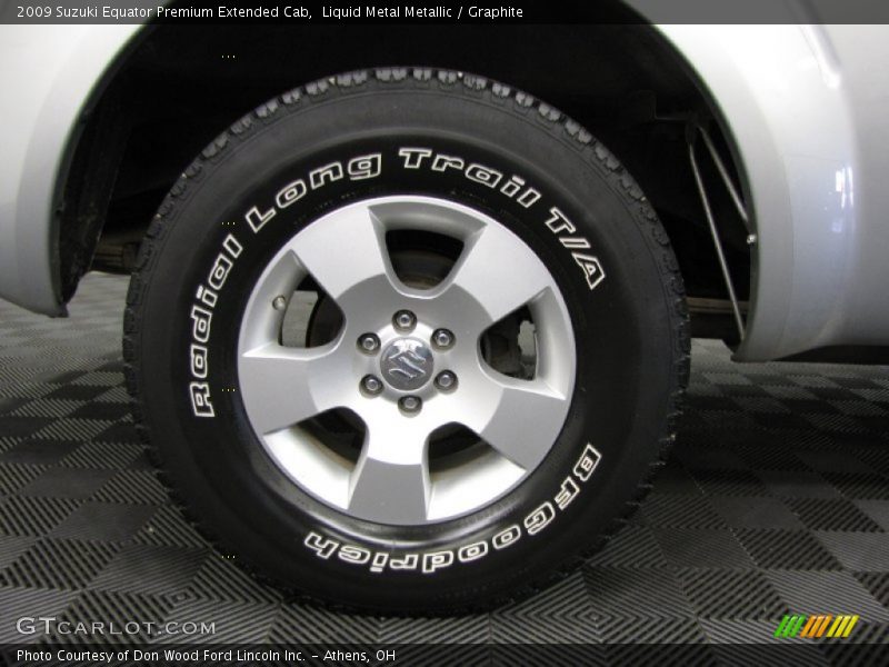 Liquid Metal Metallic / Graphite 2009 Suzuki Equator Premium Extended Cab