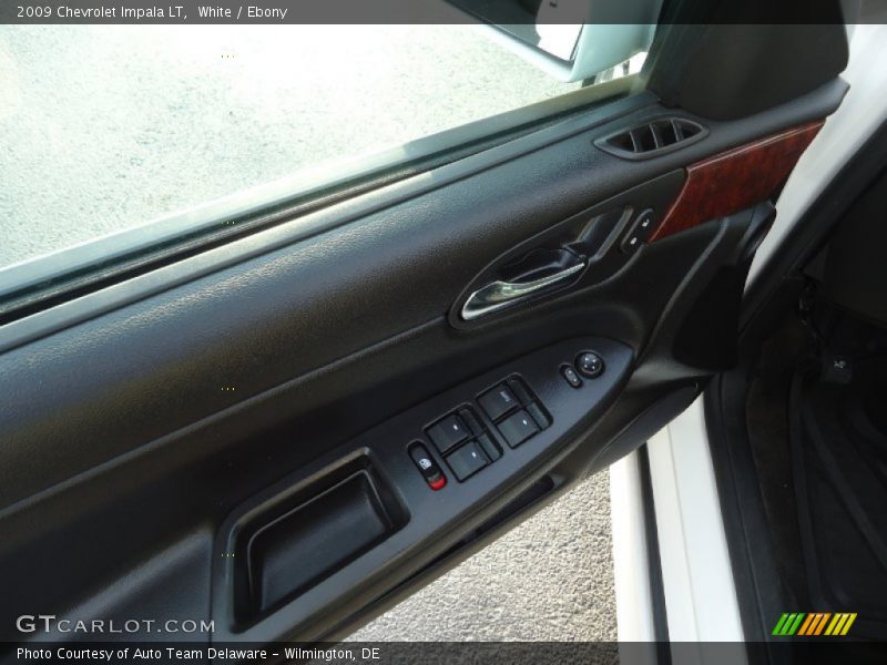 White / Ebony 2009 Chevrolet Impala LT
