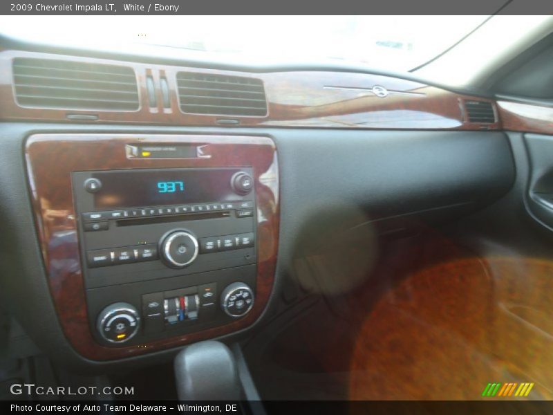 White / Ebony 2009 Chevrolet Impala LT