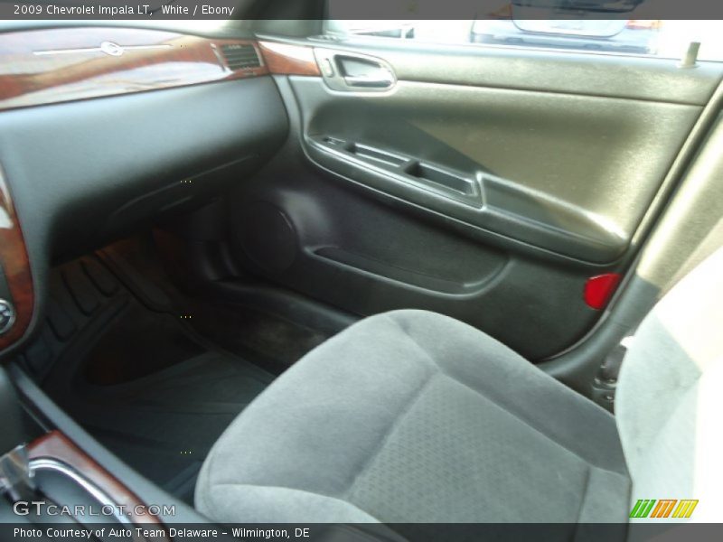 White / Ebony 2009 Chevrolet Impala LT