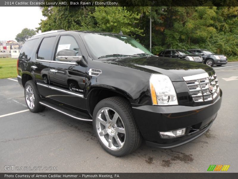 Front 3/4 View of 2014 Escalade Luxury AWD