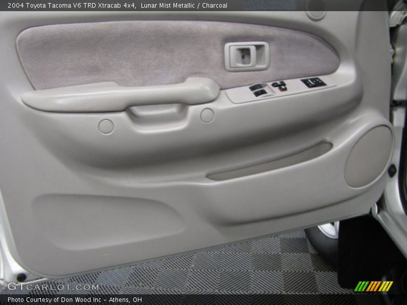 Lunar Mist Metallic / Charcoal 2004 Toyota Tacoma V6 TRD Xtracab 4x4