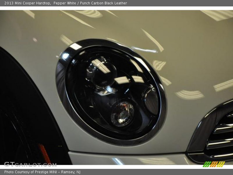 Pepper White / Punch Carbon Black Leather 2013 Mini Cooper Hardtop