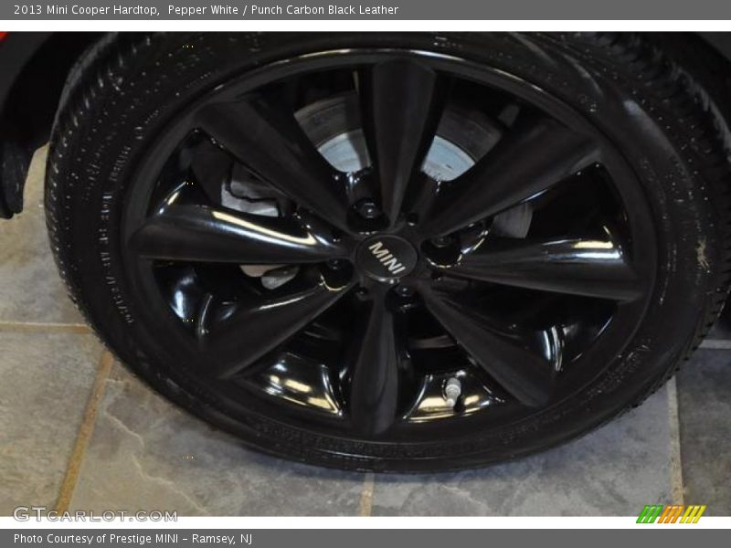 Pepper White / Punch Carbon Black Leather 2013 Mini Cooper Hardtop