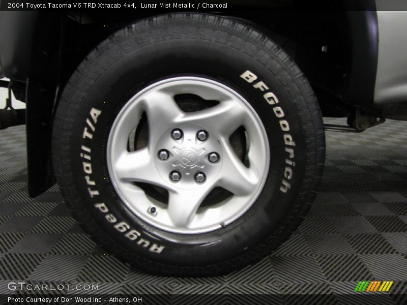 Lunar Mist Metallic / Charcoal 2004 Toyota Tacoma V6 TRD Xtracab 4x4