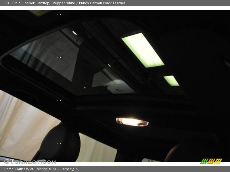 Pepper White / Punch Carbon Black Leather 2013 Mini Cooper Hardtop