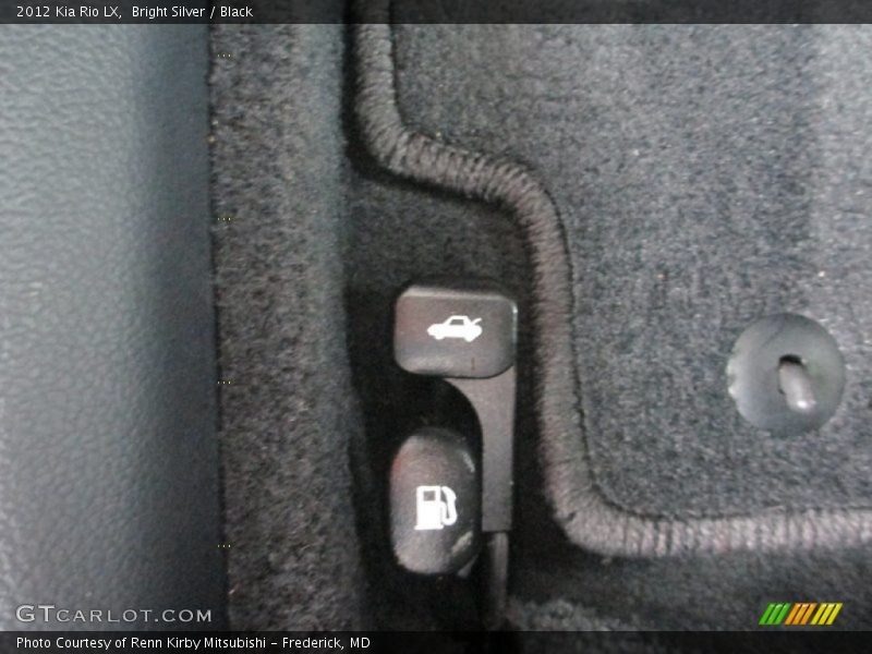 Bright Silver / Black 2012 Kia Rio LX