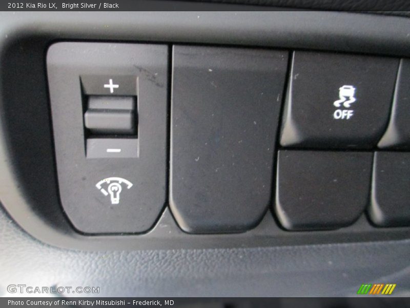 Bright Silver / Black 2012 Kia Rio LX