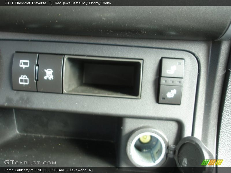 Red Jewel Metallic / Ebony/Ebony 2011 Chevrolet Traverse LT
