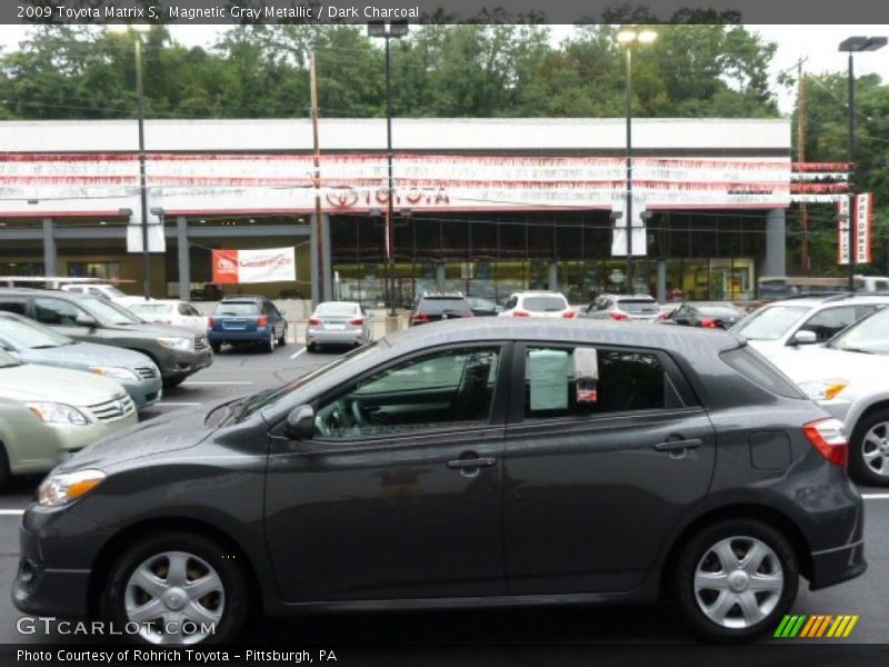 Magnetic Gray Metallic / Dark Charcoal 2009 Toyota Matrix S