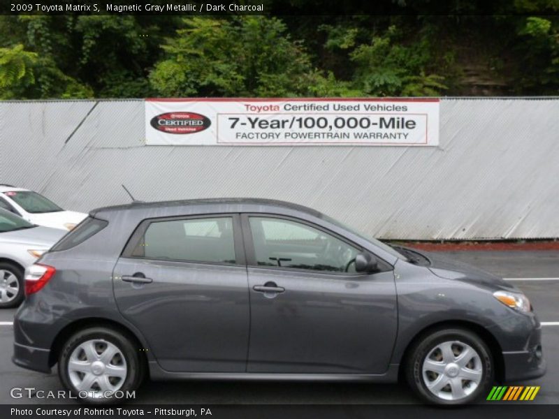 Magnetic Gray Metallic / Dark Charcoal 2009 Toyota Matrix S