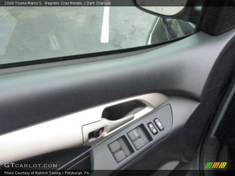 Magnetic Gray Metallic / Dark Charcoal 2009 Toyota Matrix S