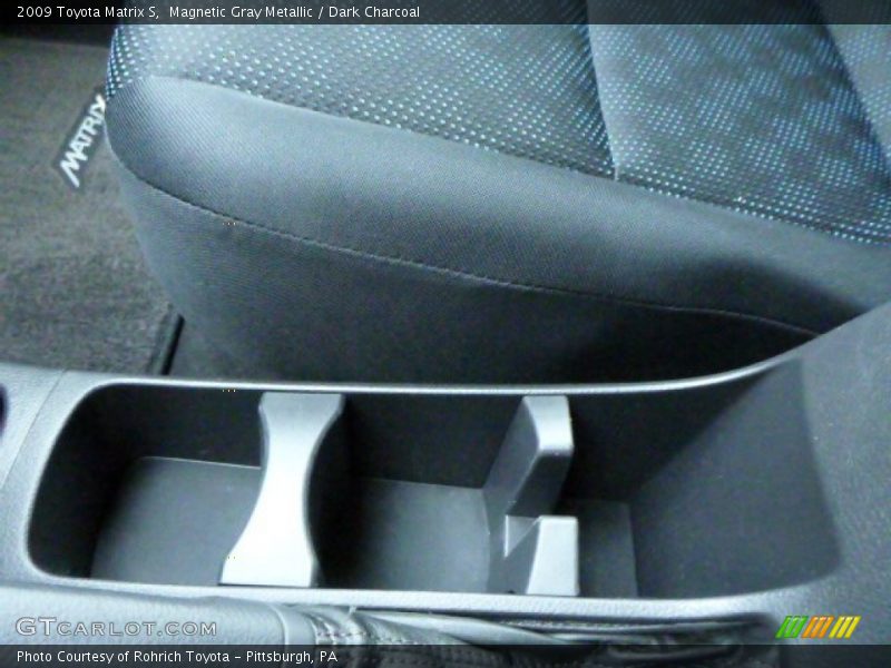 Magnetic Gray Metallic / Dark Charcoal 2009 Toyota Matrix S