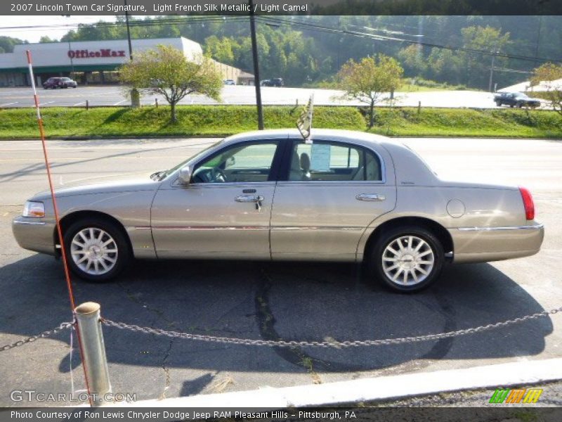 Light French Silk Metallic / Light Camel 2007 Lincoln Town Car Signature