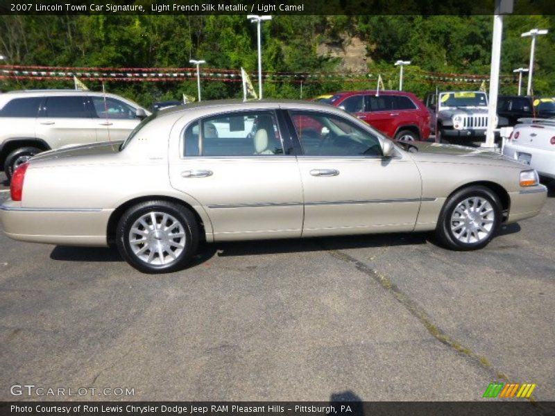 Light French Silk Metallic / Light Camel 2007 Lincoln Town Car Signature