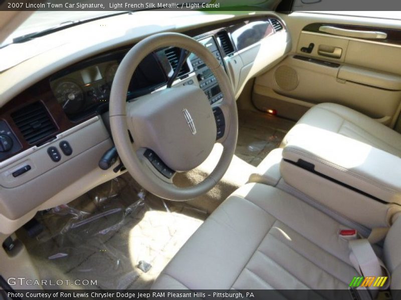 Light French Silk Metallic / Light Camel 2007 Lincoln Town Car Signature