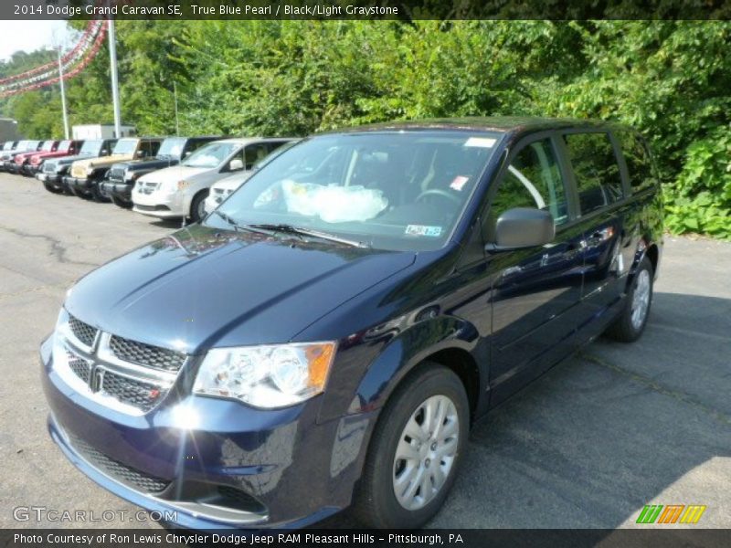 True Blue Pearl / Black/Light Graystone 2014 Dodge Grand Caravan SE