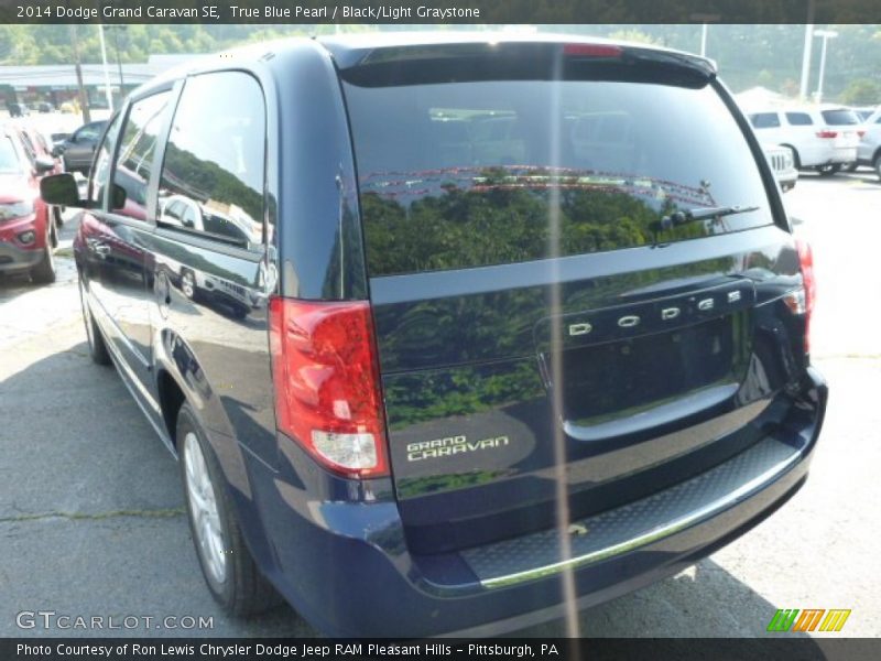 True Blue Pearl / Black/Light Graystone 2014 Dodge Grand Caravan SE