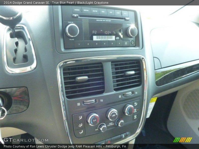 True Blue Pearl / Black/Light Graystone 2014 Dodge Grand Caravan SE