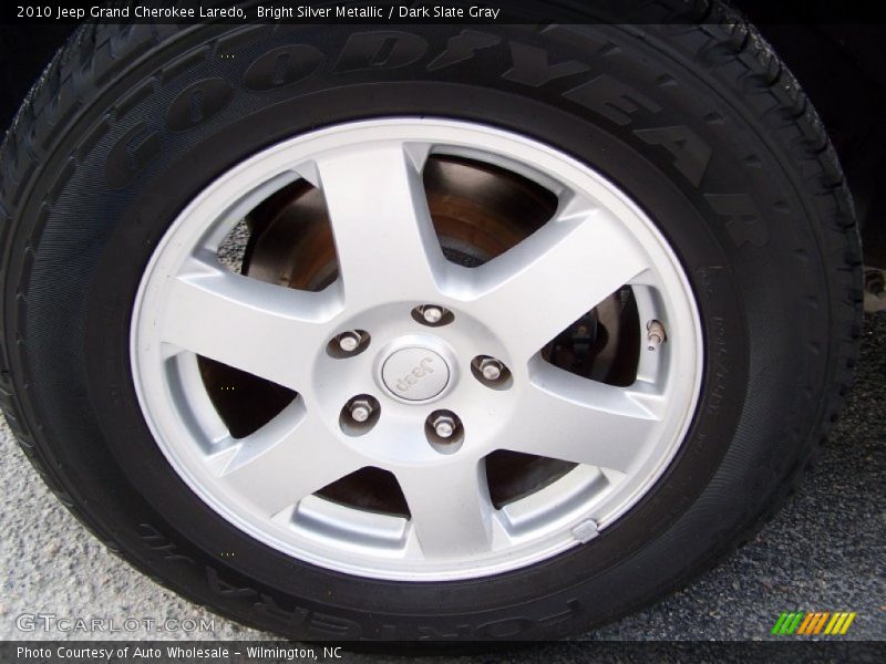 Bright Silver Metallic / Dark Slate Gray 2010 Jeep Grand Cherokee Laredo
