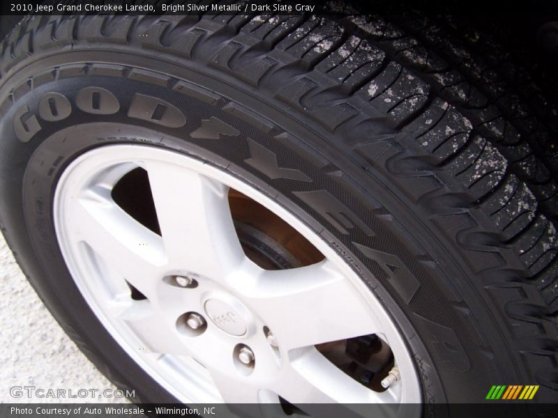 Bright Silver Metallic / Dark Slate Gray 2010 Jeep Grand Cherokee Laredo