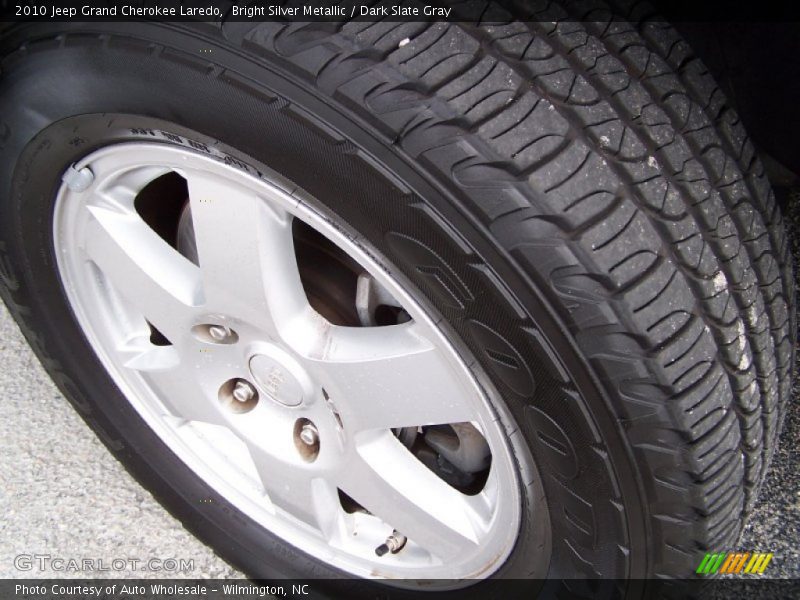 Bright Silver Metallic / Dark Slate Gray 2010 Jeep Grand Cherokee Laredo